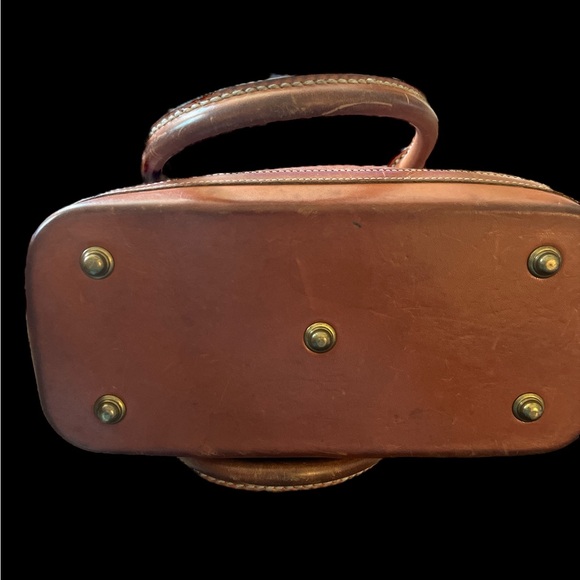 Vintage Dooney & Bourke All Weather Leather Norfolk Shoulder Bag /Satchel Tan - Picture 12 of 12